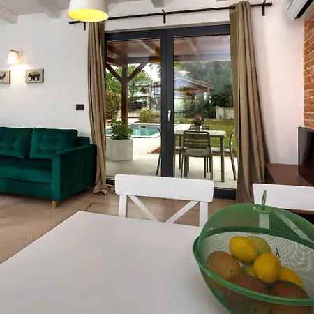 Garden House ヴィラ ロヴィニ