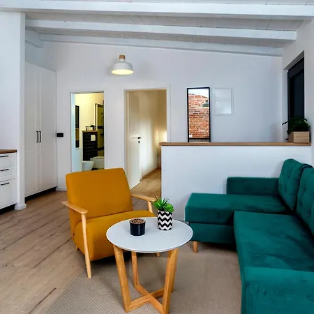 Garden House ロヴィニ