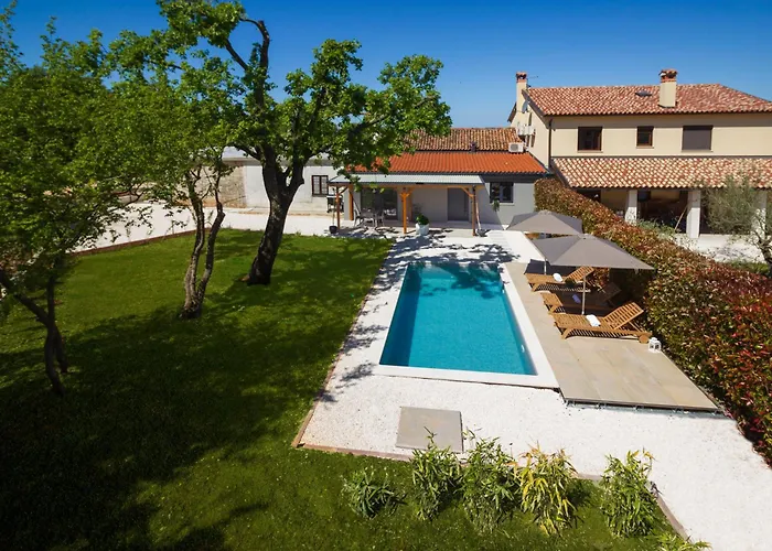 Garden House ロヴィニ