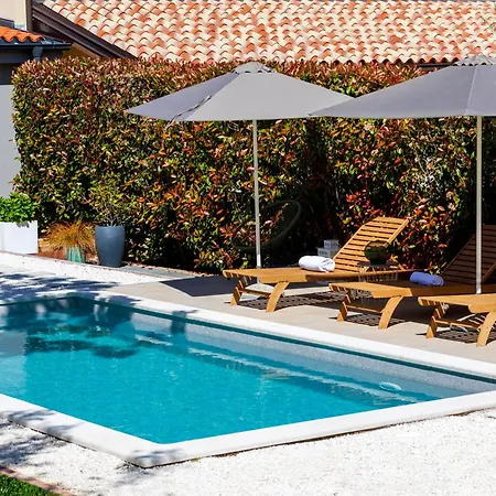 Garden House וילה *